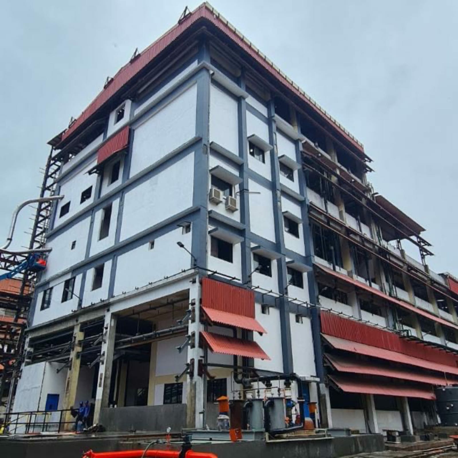 Steel structure under construction at Sudarshan Chemicals